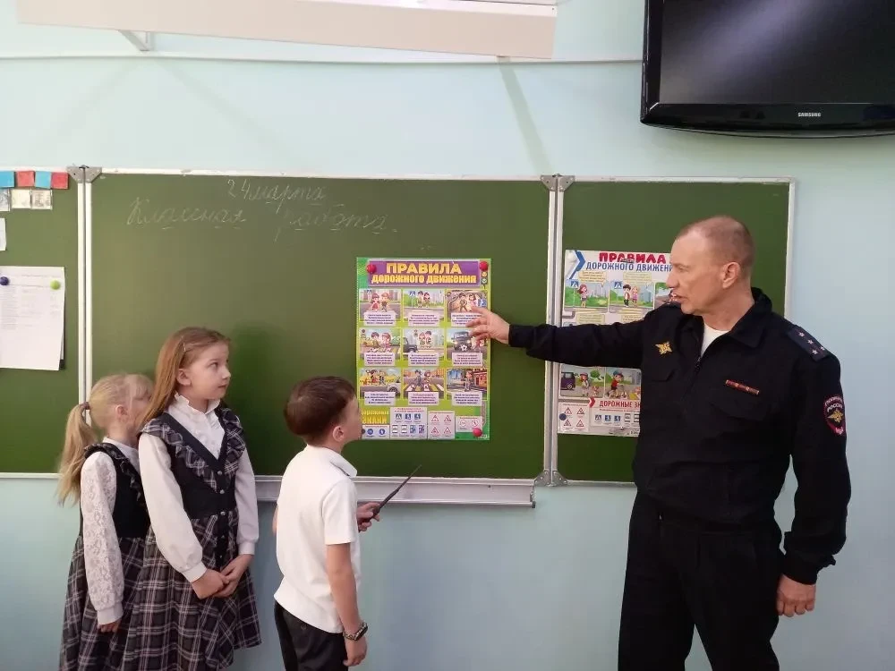 🚦Учебные занятия по ПДД: «Скоро каникулы! Будь внимателен на дороге!»
