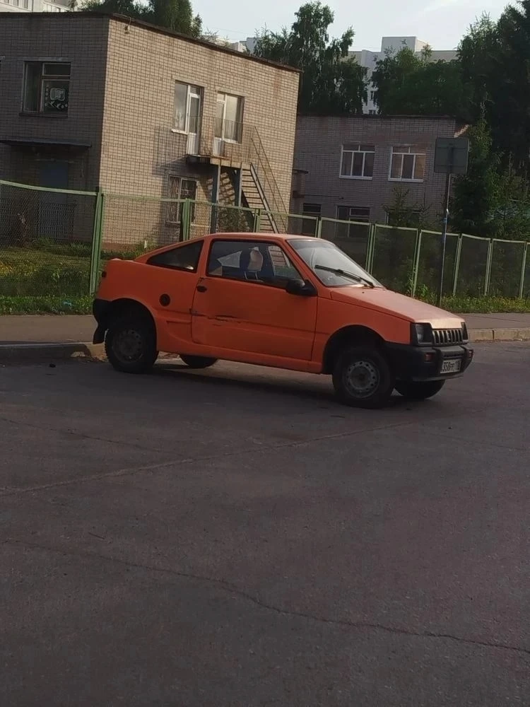 Вау, впервые вижу такую машину!!! Шикарный цвет, что за аппарат такой?😱