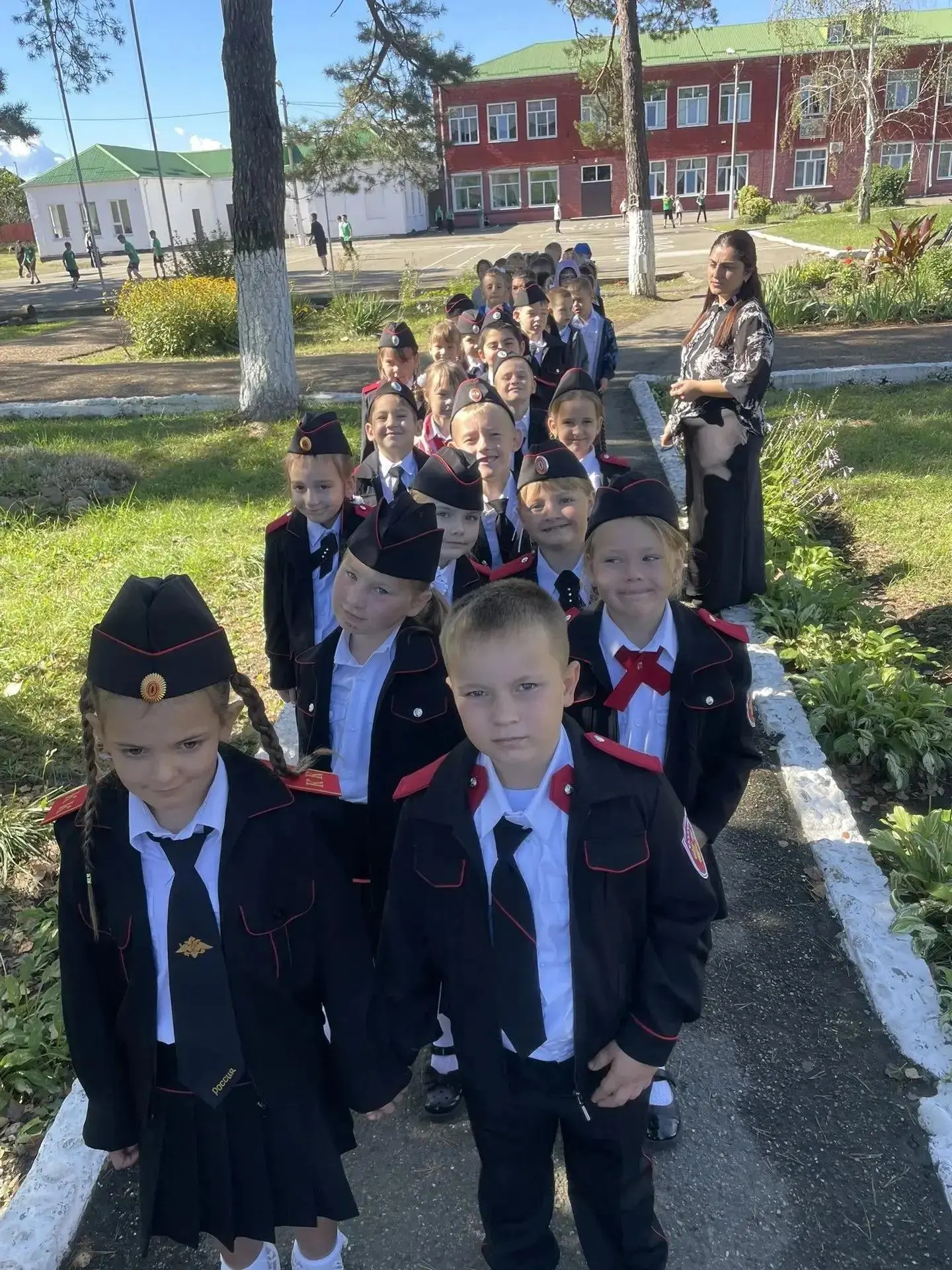 Экскурсию в храм провели для школьников в Апшеронске