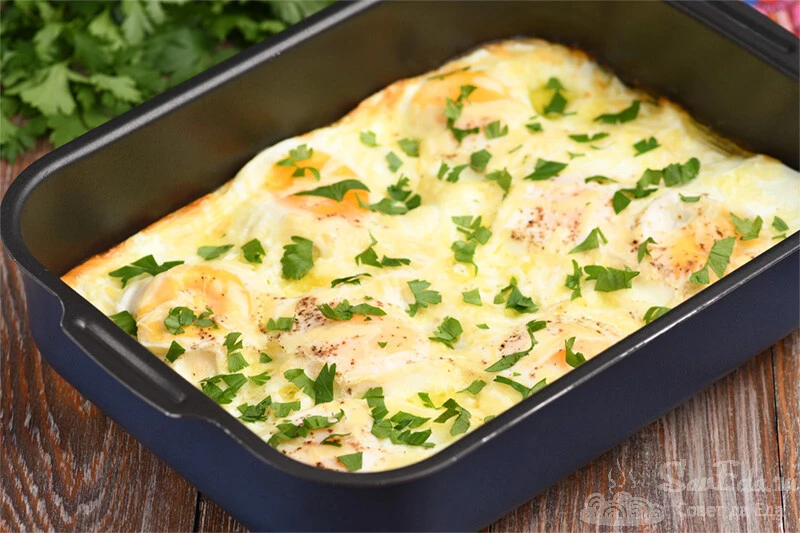 Сливочная яичница

Отличный вкус 👍

1. Использую форму с антипригарным покрытием размером 18 х 25 с