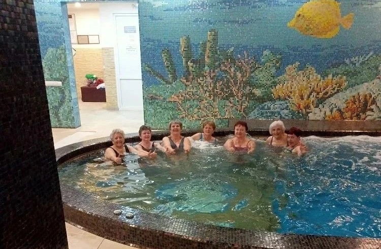 Вода дарит молодость: бассейн «Сова» встретил гостей серебряного возраста