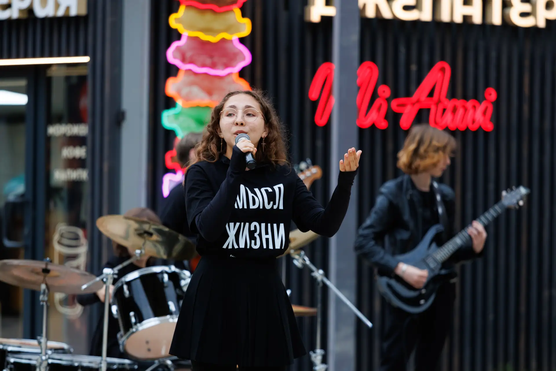 🎤 Музыкальные субботы стартовали в Парке Света Гурьевска.

🎸 Сегодня для гурьевчан и гостей города