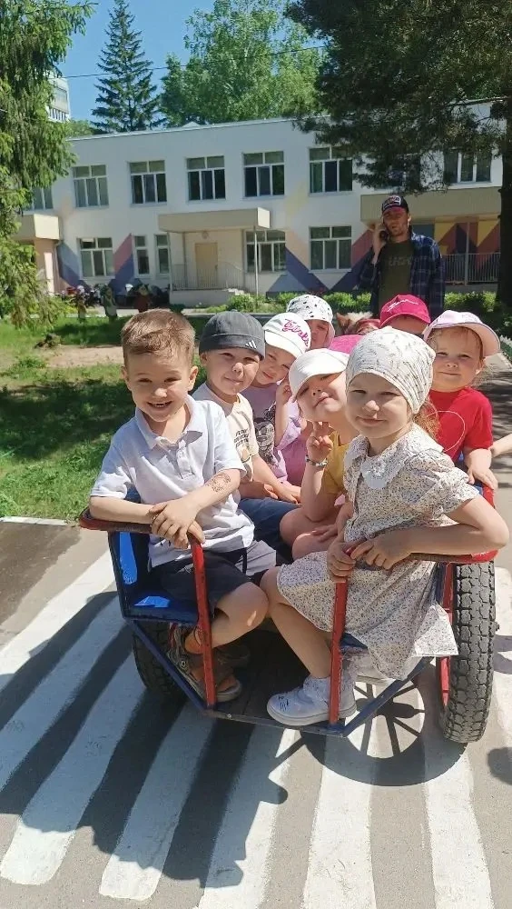 Сегодня к нам в детский сад пришел пони. Воспитанники были в восторге и с удовольствием...