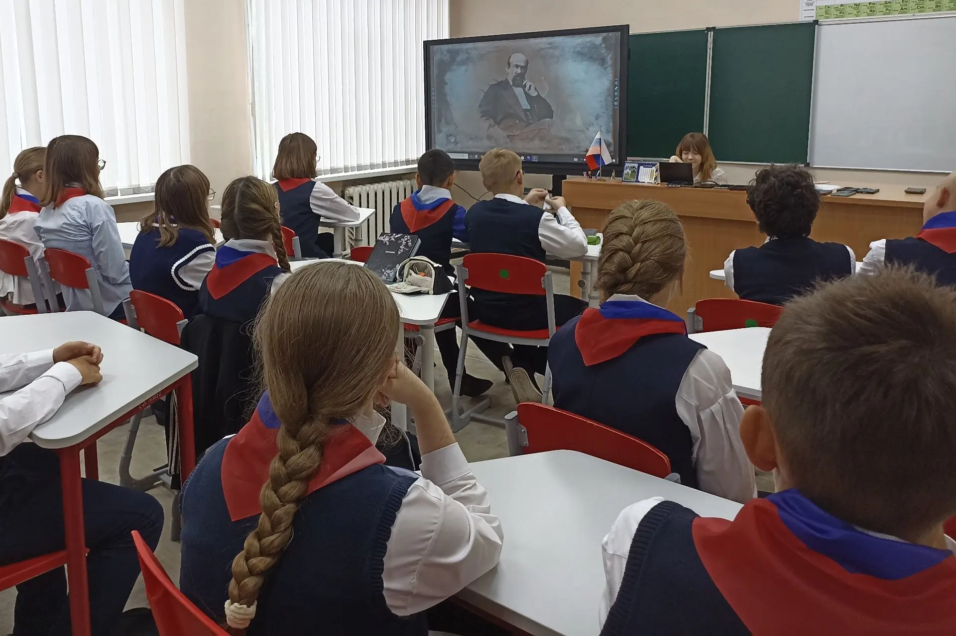 Сегодняшнее занятие из цикла "Разговоров о важном" в 7 классе было посвящено выдающемус...