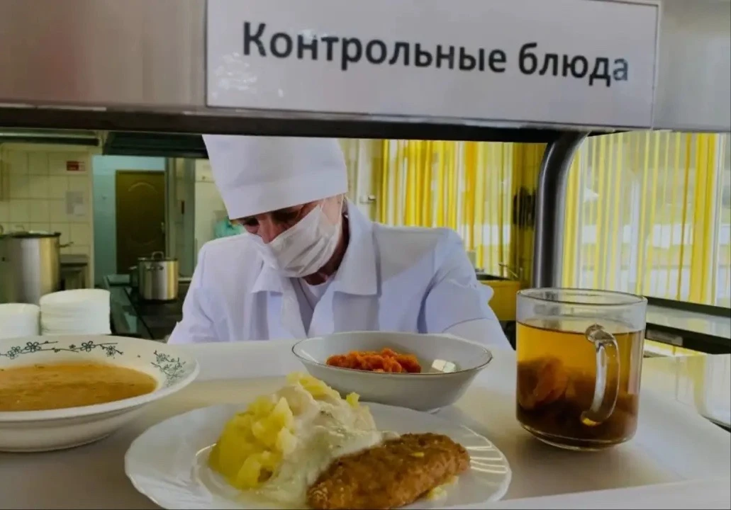 Родители будут «дегустировать» школьное питание

В Госдуме предложили ввести дегустацию питания в шк