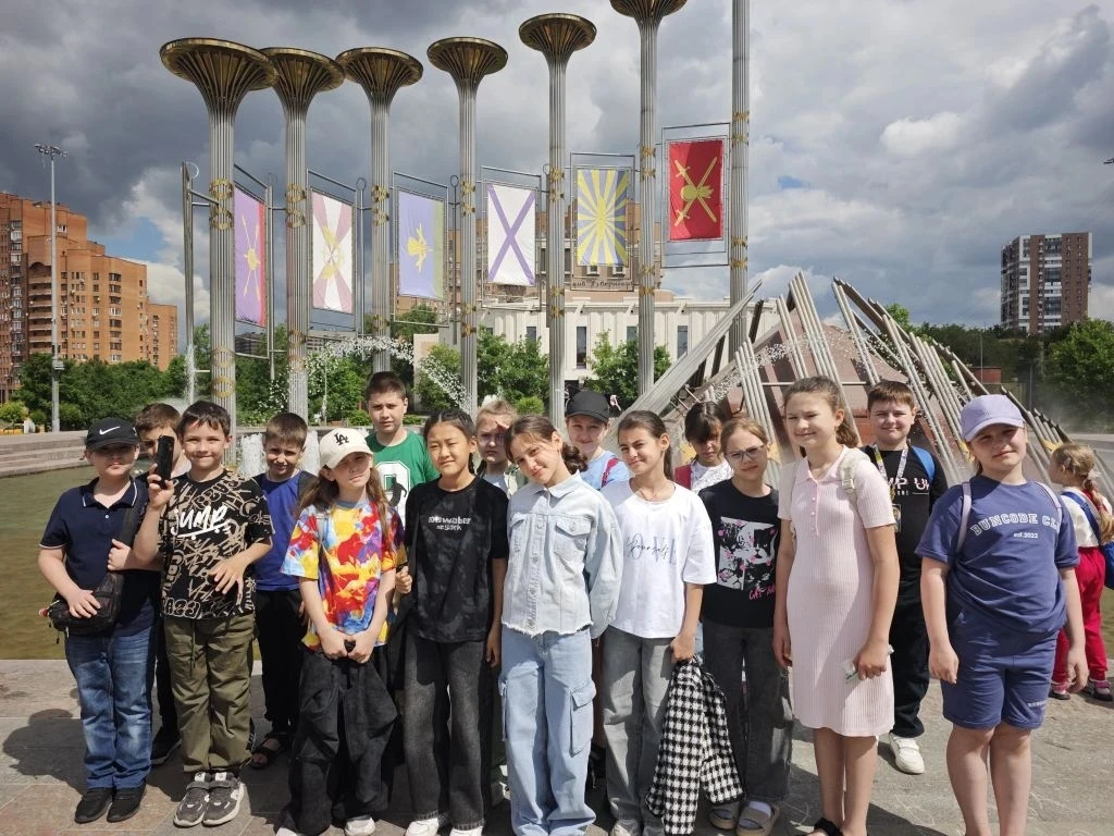 ✨ Волшебное путешествие в страну чудес! ✨  Сегодня ученики 2«Б», 2«В», 2«Ж» и 3«Г» классов отправили