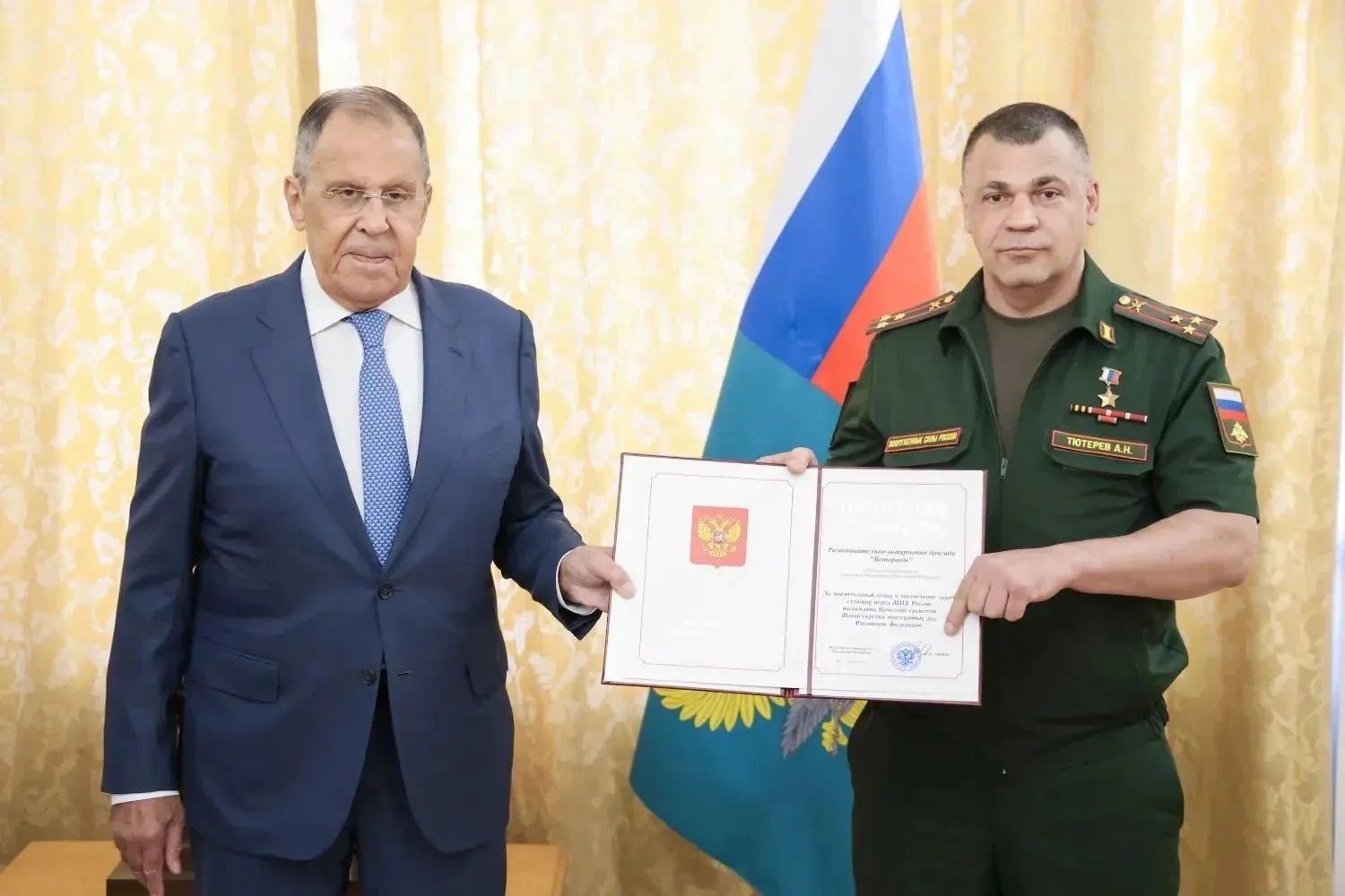 Офицер СВО из Стерлитамака получил награду МИД России от Сергея Лаврова