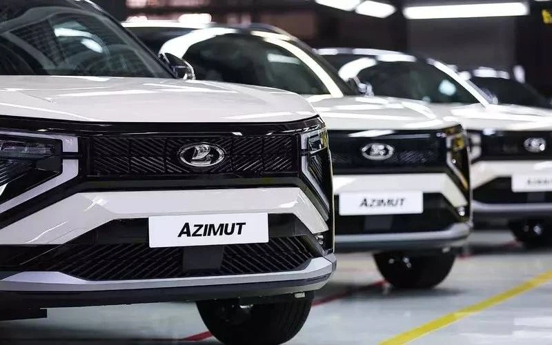 📌LADA Azimut PHEV (гибрид) 4WD пойдёт в серию в 2028 году. Об этом заявил глава Минпро...