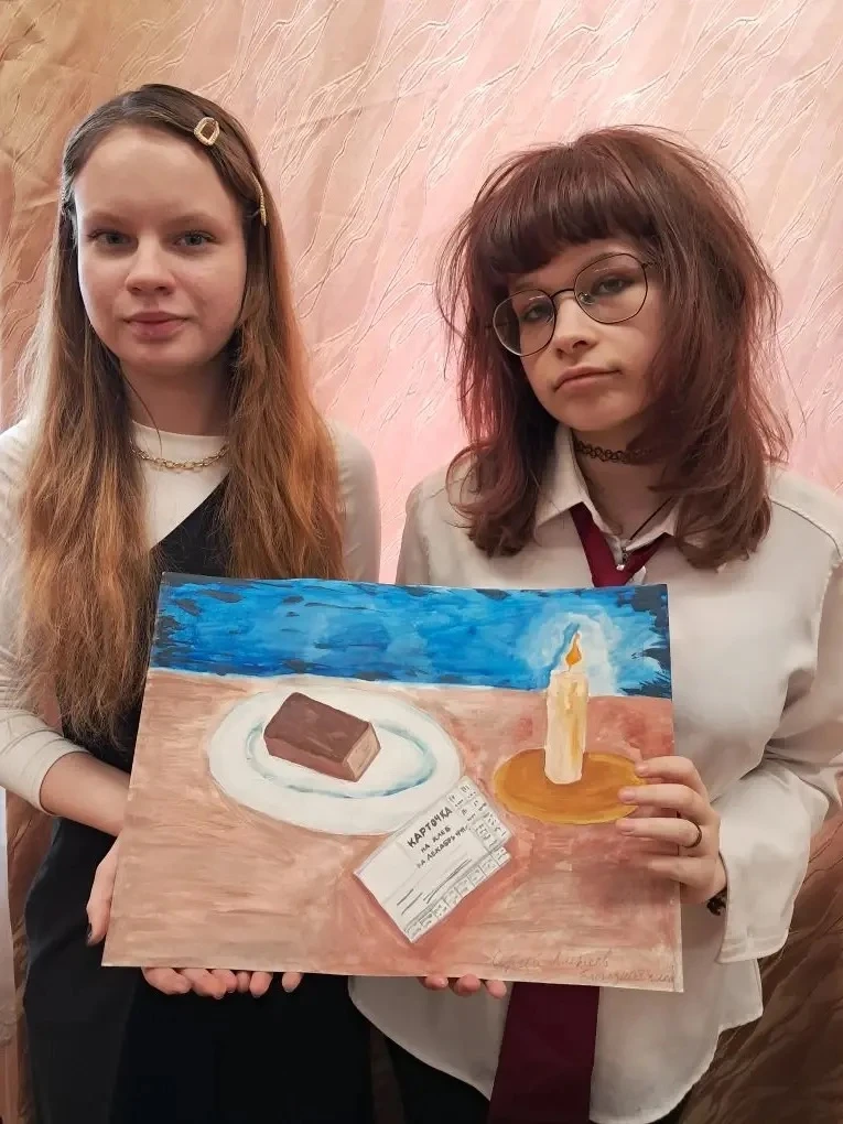 Школьная выставка рисунков, посвящённая Дню Победы, - это особое событие, которое объединяет творчес