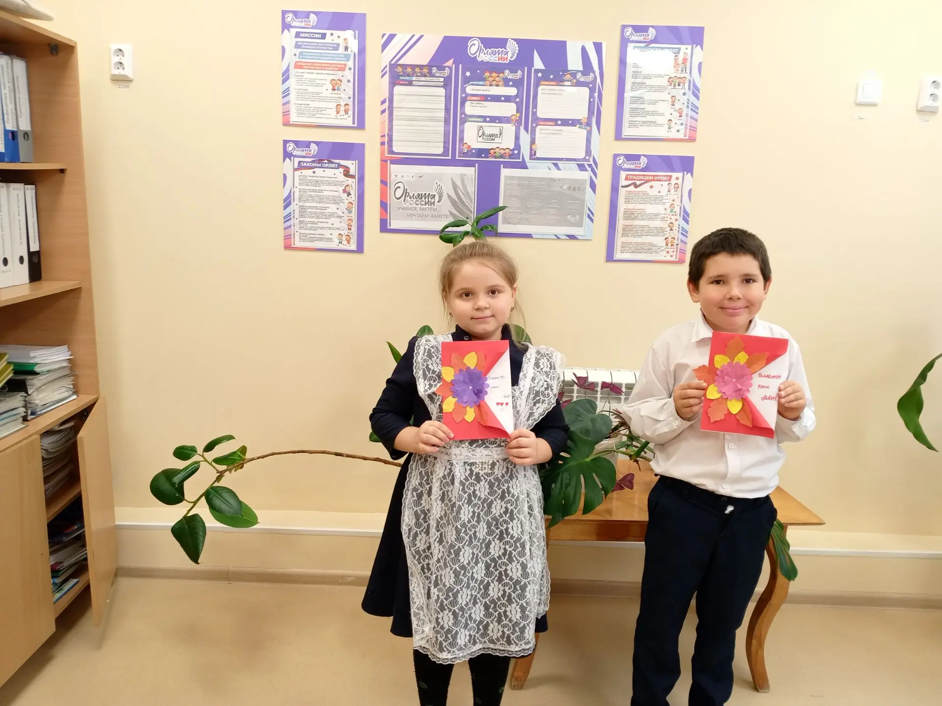 Беренчеләр һәм икенчеләрнең өйләрендәге өлкәннәре дә бүген сөенәчәк әле.