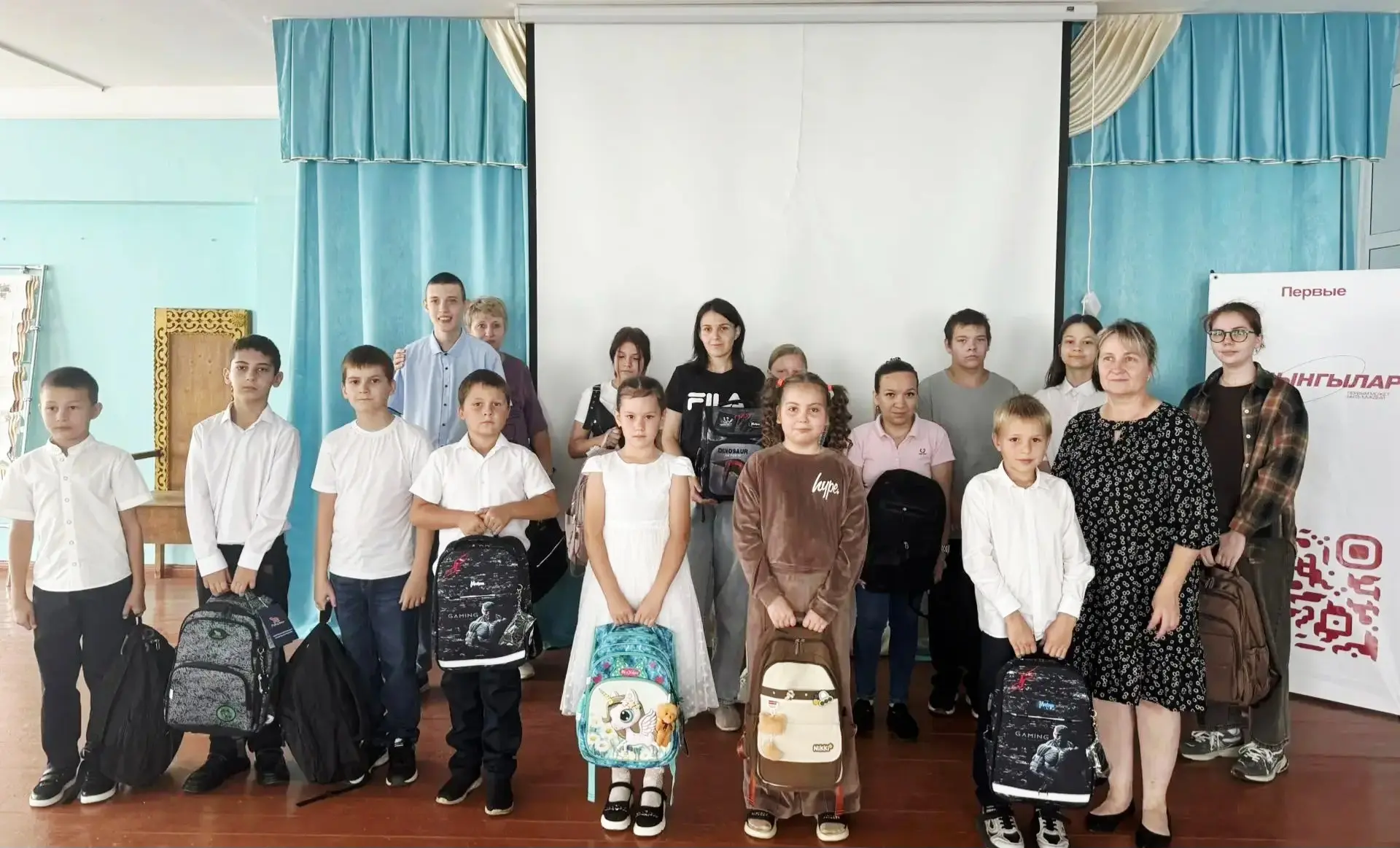 Благотворительная акция «Помоги собраться в школу» 🎒✨