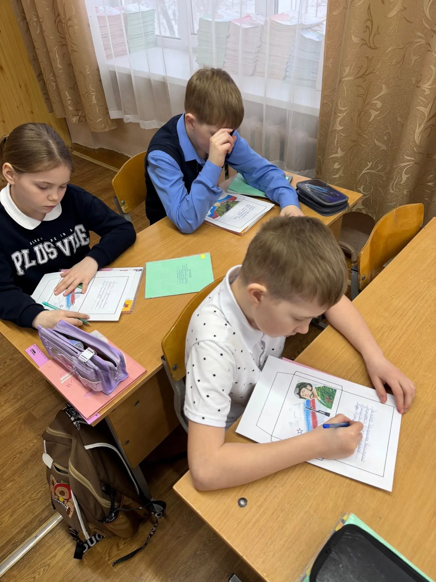 💌В день Защитника Отечества наши ребята приготовили особенное поздравление для бойцов СВО. Они вложи