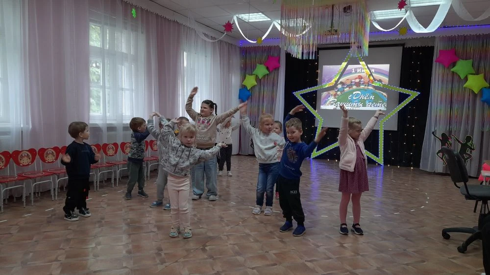 В первый день лета в детском саду состоялось развлечение, посвящённое Дню защиты детей. 
Целью мероп