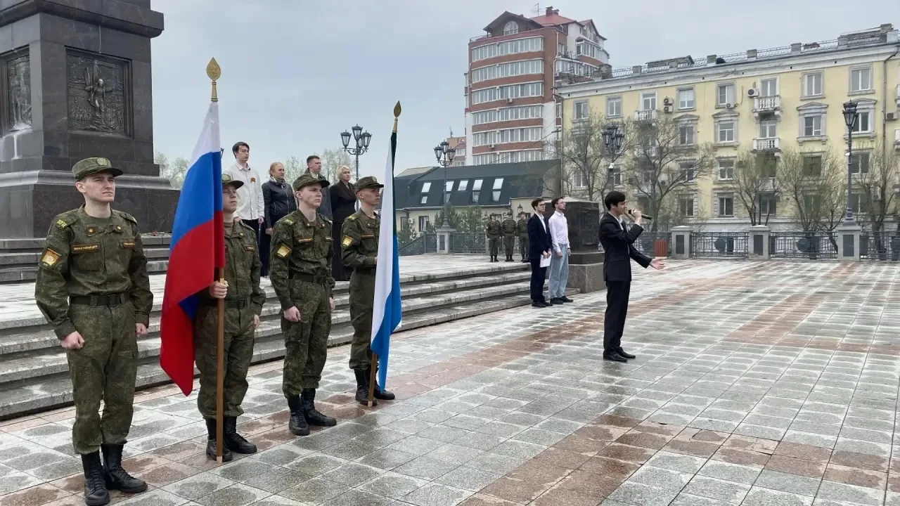 🤔 Что объединяет яркие моменты жизни ДВИУ РАНХиГС на этих фото?