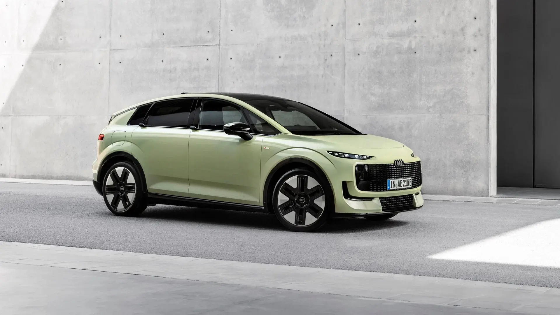 🆕Электроновости: семейство e-tron получило компактвен