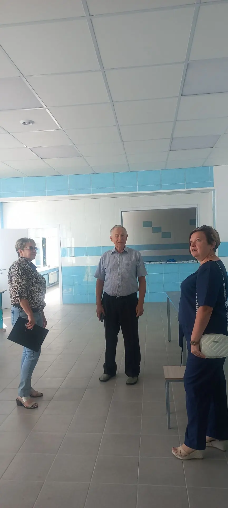 В гостях члены Общественной палаты.Приемка школы после ремонта.