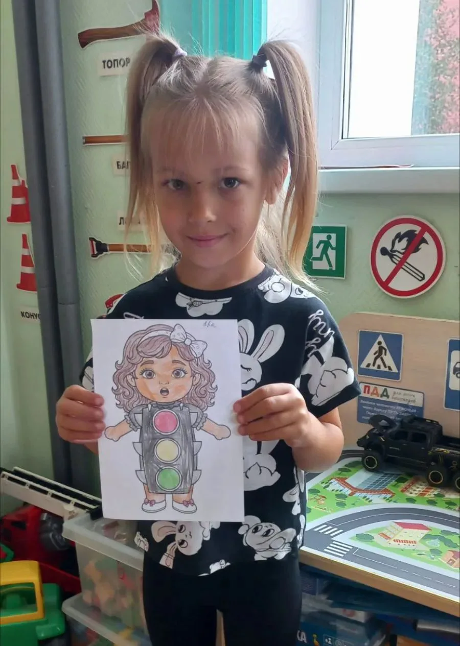 🌟🔴В старшей группе детского сада прошло увлекательное занятие, посвященное теме "Светофор – наш др