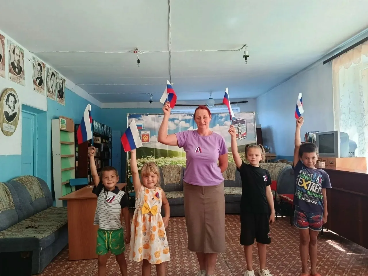 19 августа в филиале Дома культуры с. Максимовка прошла беседа-практикум «Он гордо реет...