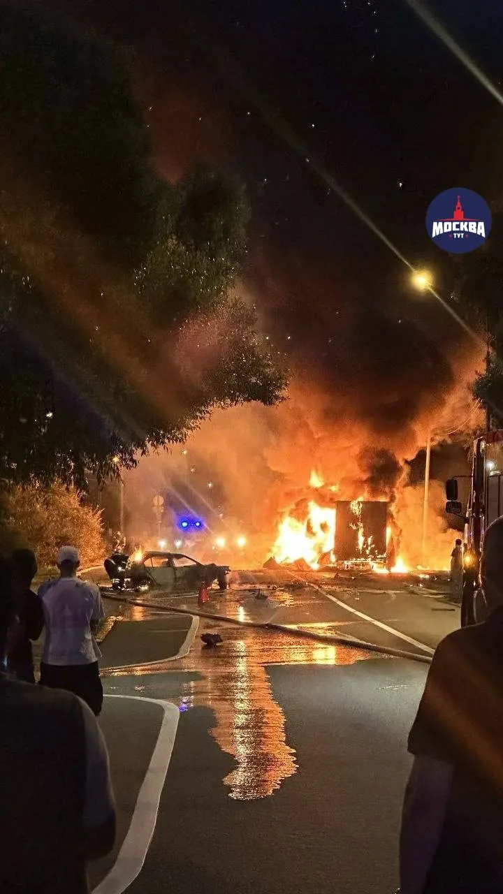 😱Жуткая авария с BMW и фурой на Калужском шоссе рядом с Москвой

На Калужском шоссе в районе села В