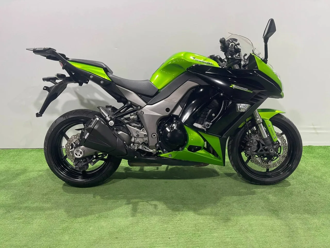 KAWASAKI NINJA 1000 ABS в наличии во Владивостоке  Характеристики:  - 2012 год - объем 1000 см3 - Ау