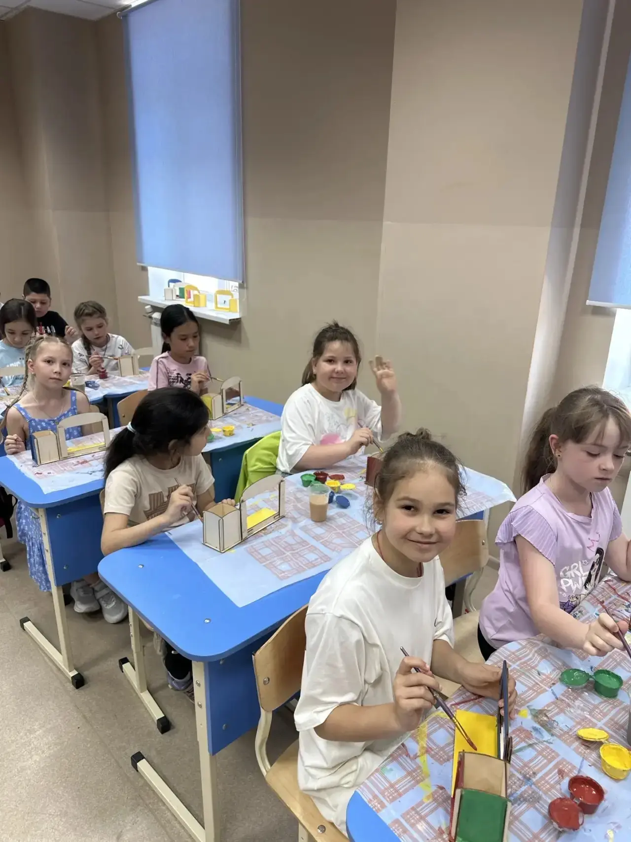 Прошла первая неделя с открытия летнего пришкольного лагеря
«Машук».
Началось все с торжественной ли