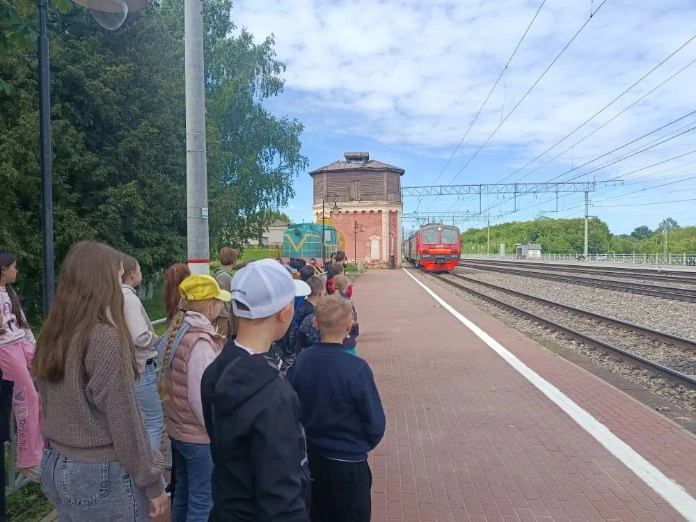В рамках Всероссийского детского месячника «Уступи дорогу поездам!», организованного ОА...