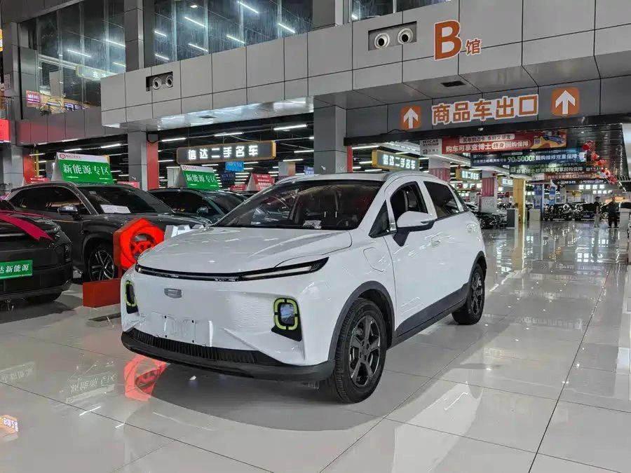 💥Поздравляем Андрея из г. Нижневартовск с покупкой Geely Geometry E 2022 года

- Объем: 39 kWh, эле