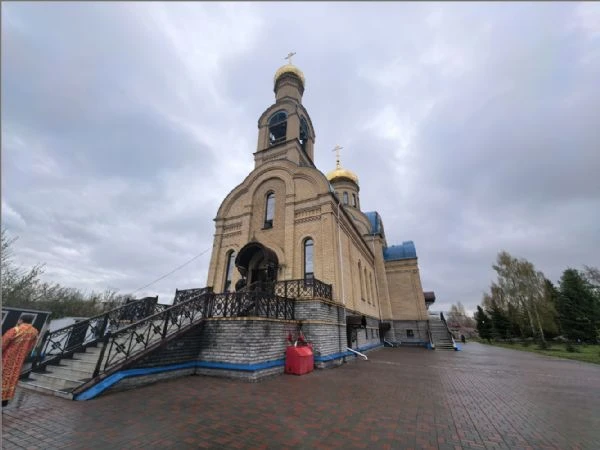 🕯️Пасхальная радость и память: владыка Гавриил возглавил службы Радоницы