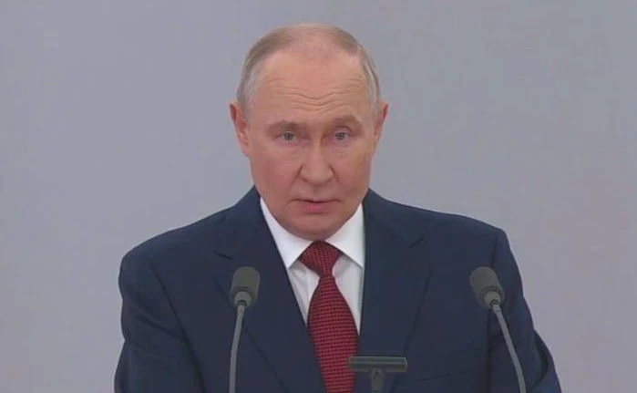 Путин на встрече с депутатами назвал прошедшие 5 лет сложными и крайне ответственными для истории Ро