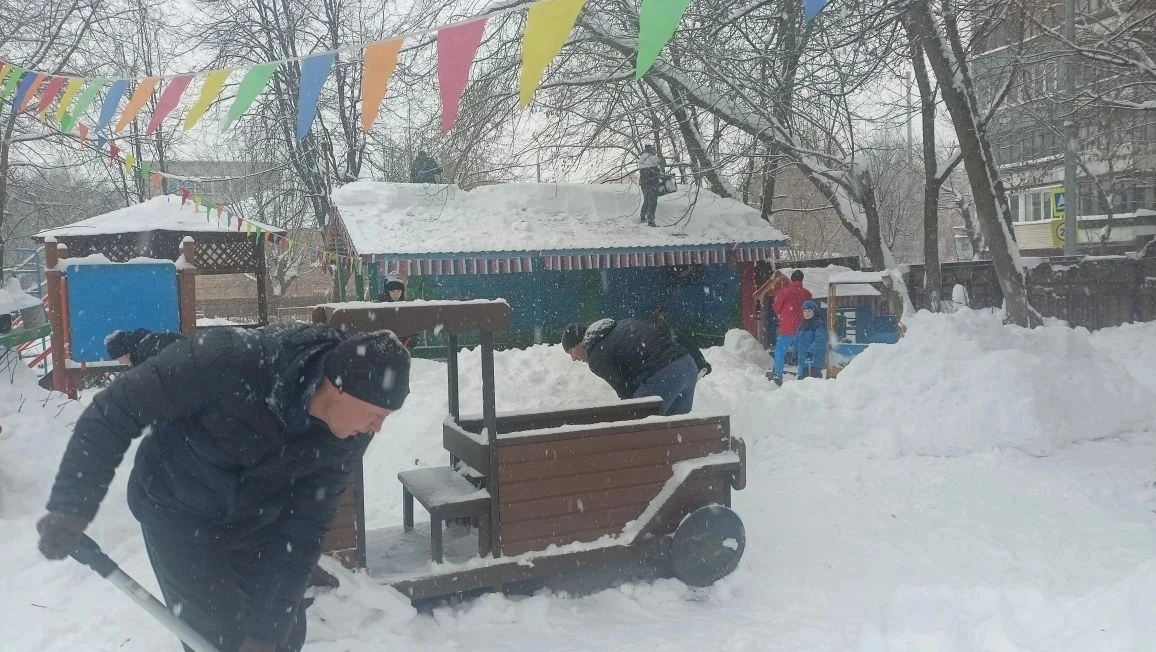 В субботу и воскресенье сотрудники, учащиеся, родители Центра образования, отбросив все свои дела, в