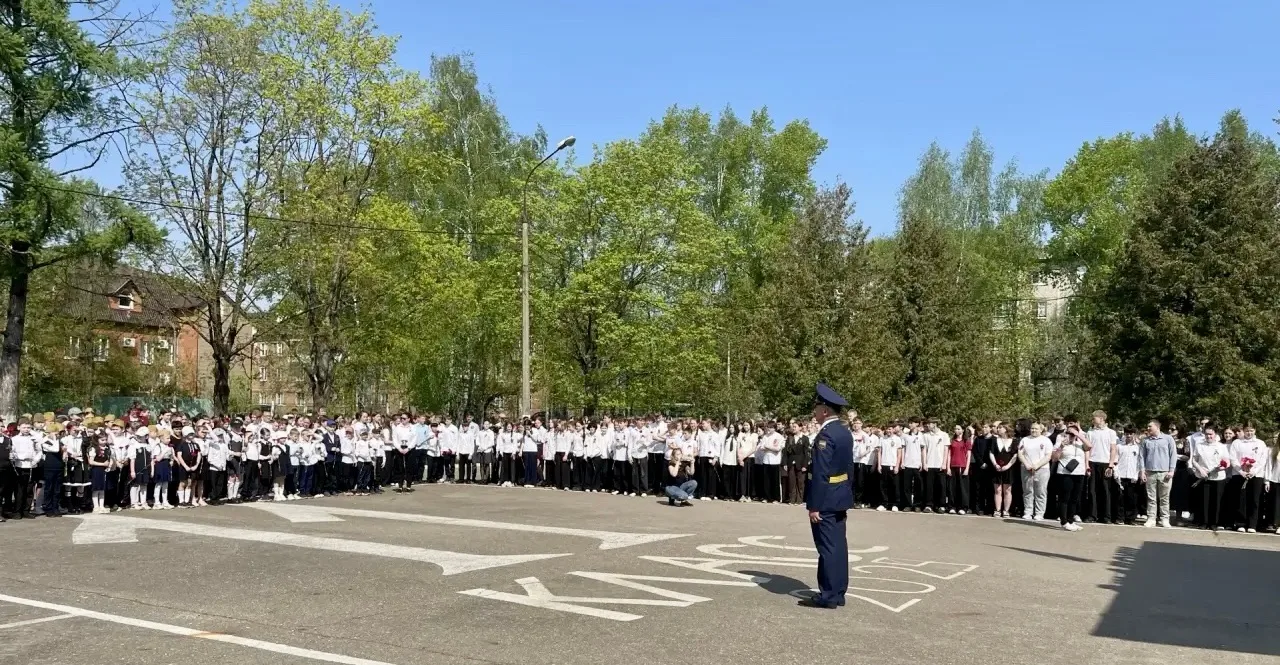 🇷🇺В школе №6 г. Орехово-Зуево прошло торжественное мероприятие, приуроченное ко Дню Победы.  Построе