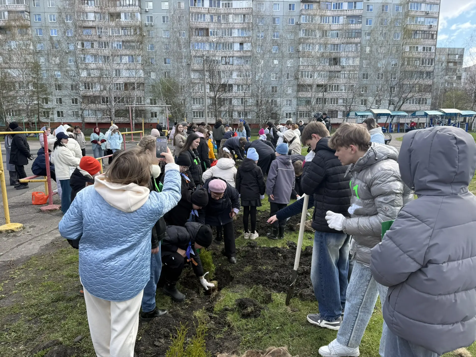 🌿 Участвуем в озеленении Пензенской области по инициативе губернатора Олега Мельниченко!  ✅Наша школ
