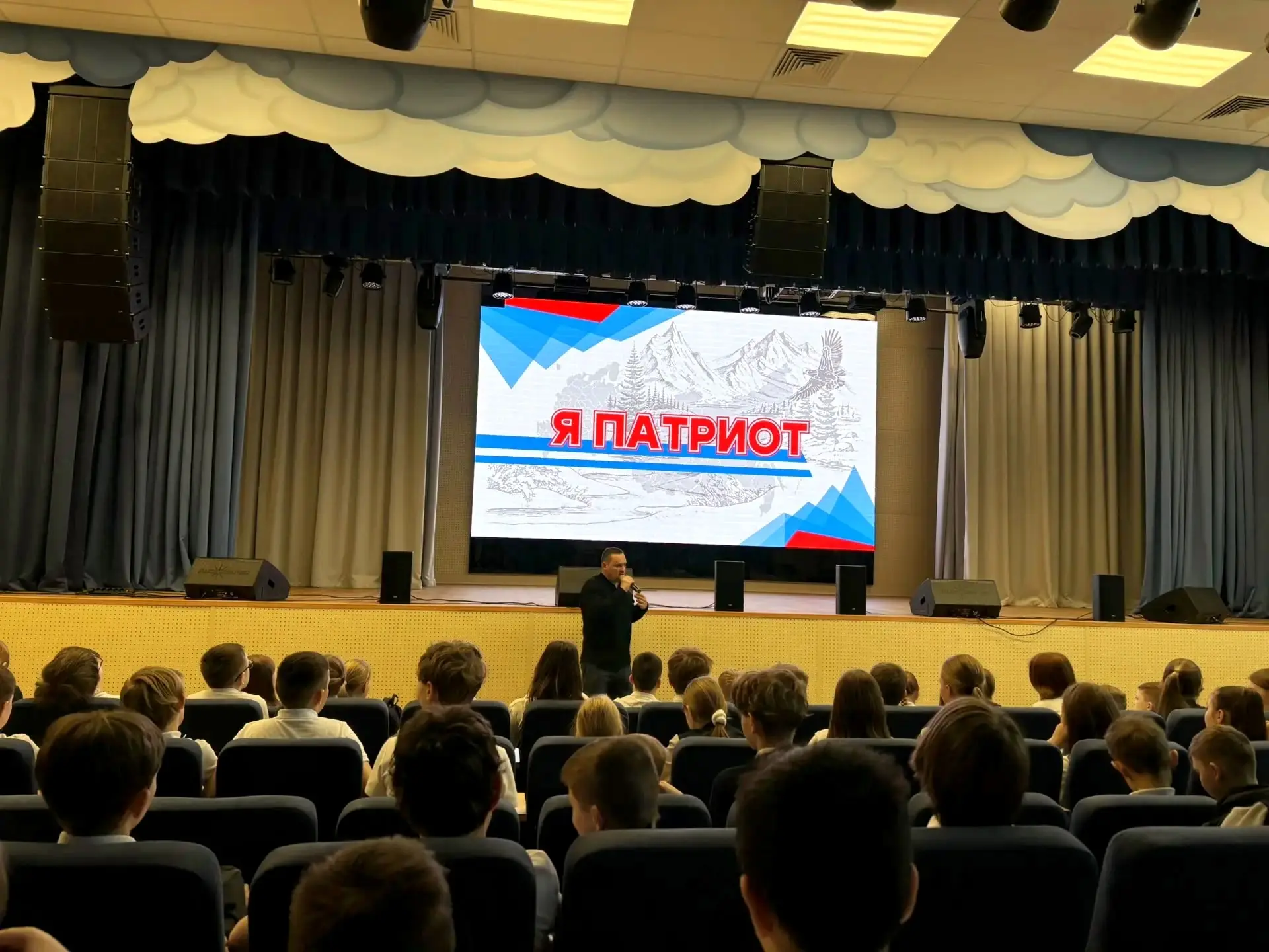 СОБЫТИЯ НЕДЕЛИ В #МАОУСОШ222 ✅  📍Учебная неделя в нашей школе целиком была посвящена иностранному яз