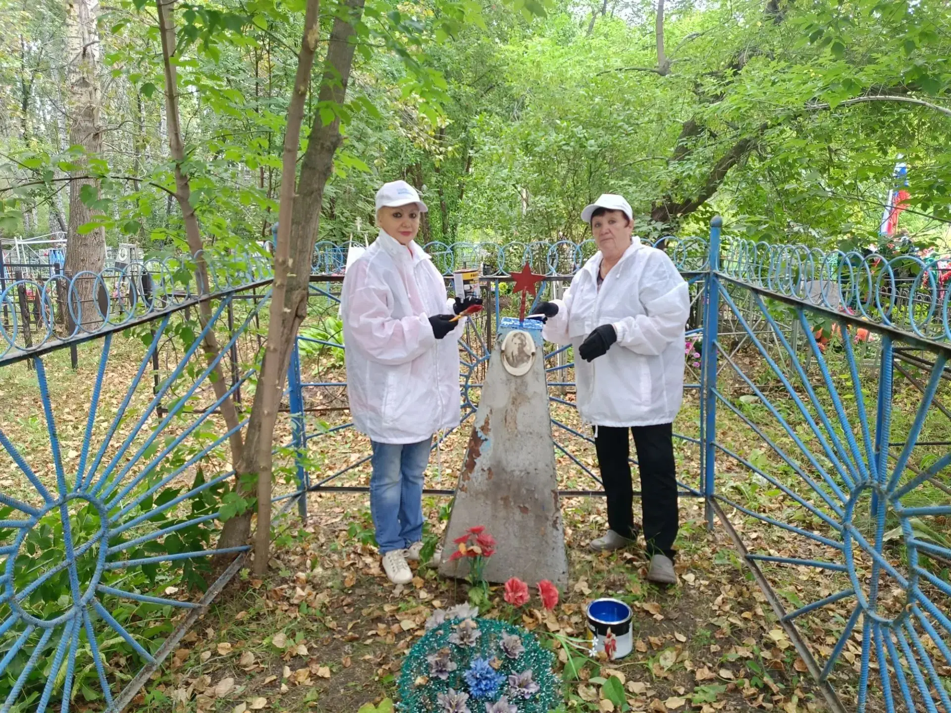 Тысячи памятников, обелисков, братских могил по всей стране напоминают нам о войне. Пам...