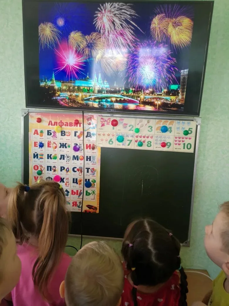 Эта неделя в средней группе "Почемучки" была посвящена Дню Победы!