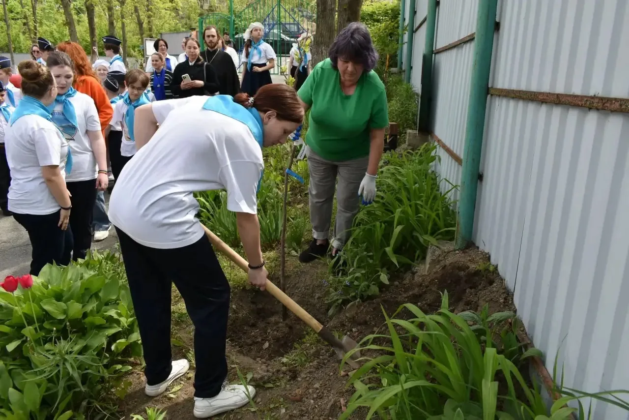 🌿 Сад добрых дел появился в находкинском «Альбатросе»  В Комплексном центре по работе с семьёй и дет