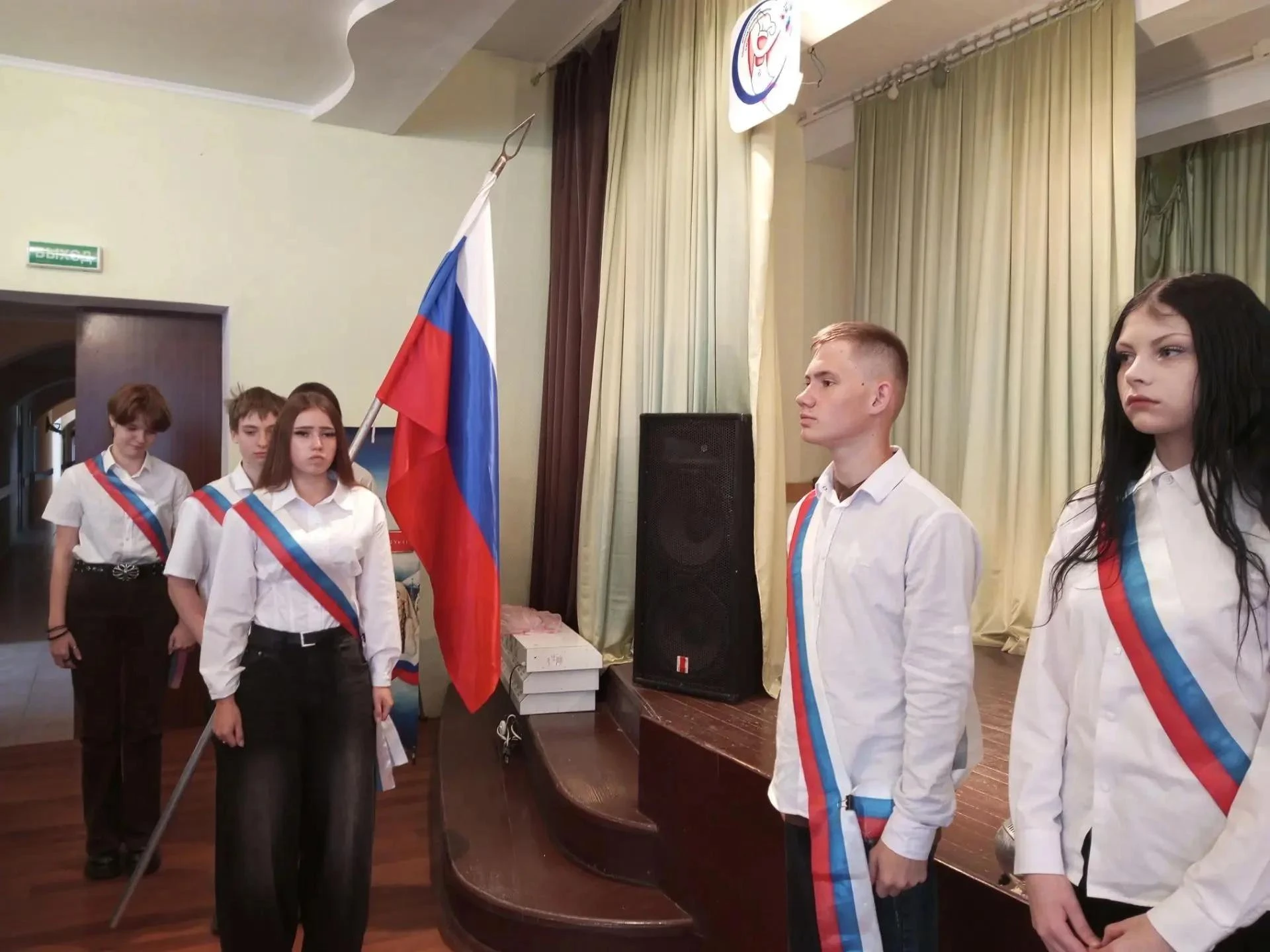 🇷🇺Выносом Государственного флага Российской Федерации мы начинаем новую неделю. Право...