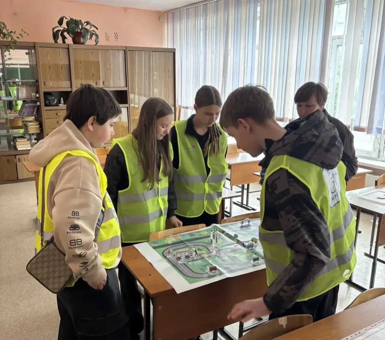 👮Фестиваль «Безопасное колесо» 15 мая лицейский отряд ЮИД в составе Мокрушиной Валерии, Горбанева Се