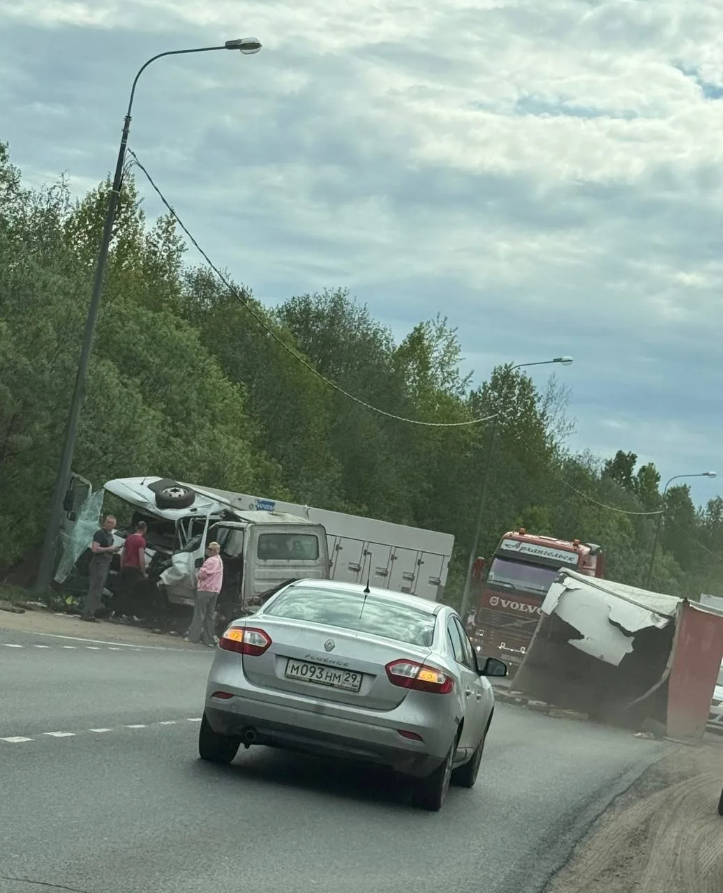 ⚡На Северодвинской дороге в районе Цигломени ДТП с грузовыми автомобилями.  В данный момент на трасс