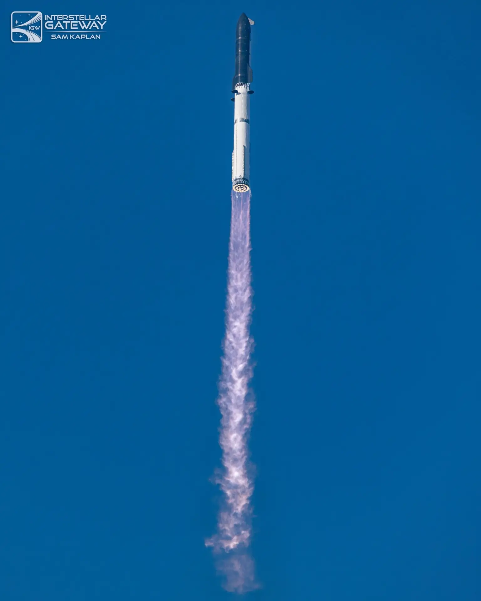 Просто несколько красивых снимков недавнего полёта Starship V3 🚀