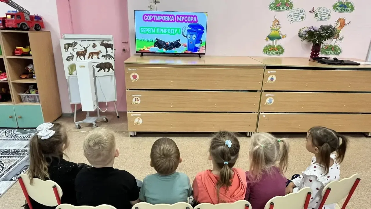 В средней группе «Ласточки» было проведено занятие, посвящённое раздельному сбору мусор...