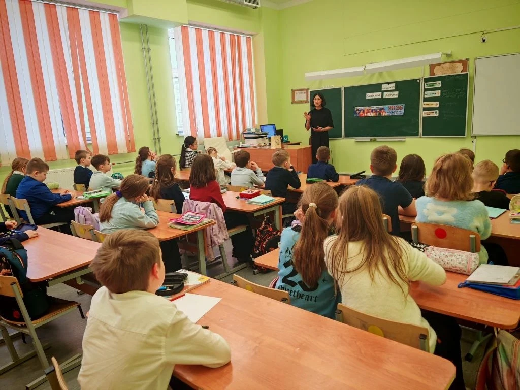 🎯 Знакомство с миром профессий продолжается...   10 марта у учащихся 2«В» класса состоялась встреча 