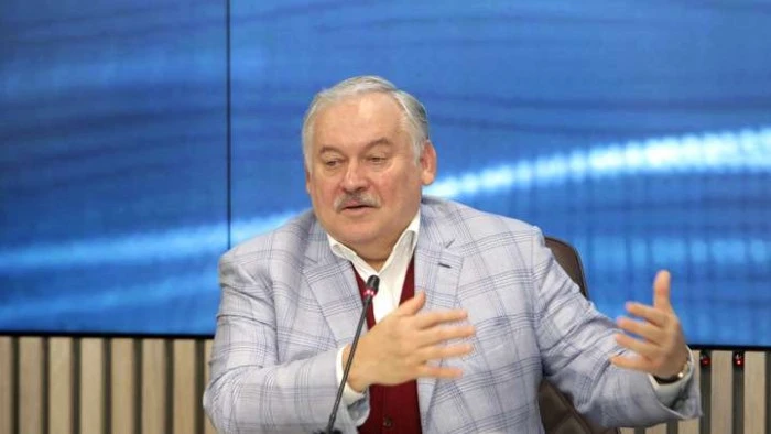 Нraparak.am: «Путин не обязан по первому же требованию Пашиняна принимать его и вытират...
