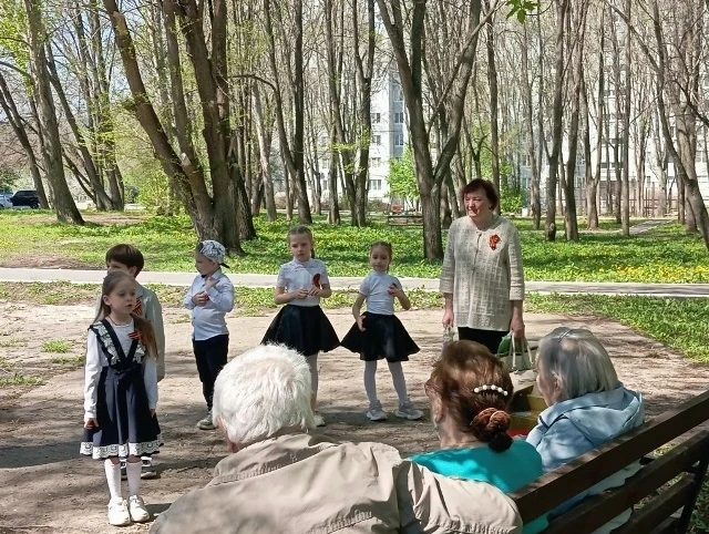 🕊️ В эти майские дни в Жигулёвске проходят душевные визиты к нашим ветеранам.  Накануне Дня Победы ю