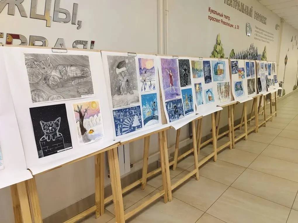 Выставка рисунков «Зимняя сказка» в 101 школе  В нашей школе открылась яркая выставка детских работ 