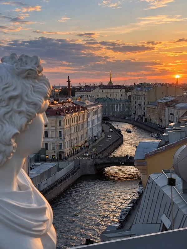 Вечерний закат над Набережной реки Мойки 🌇