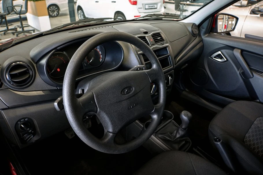 Lada Granta обошла Haval Jolion по продажам в РФ, а Jeland вошел в десятку