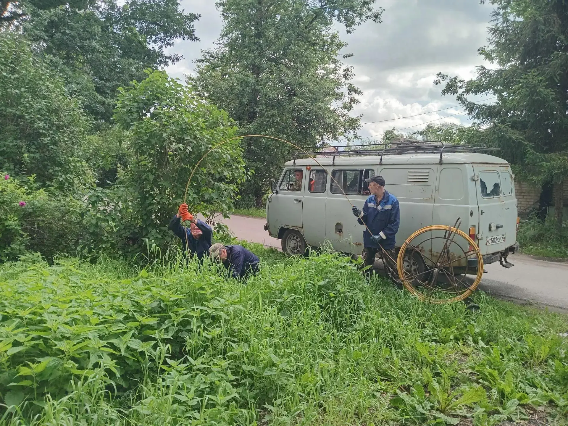 Бригада специалистов ВКУ-3 успешно справилась с ликвидацией засора самотечной канализационной систем
