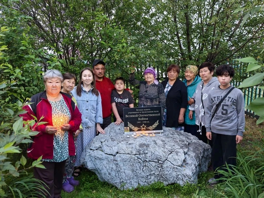 В микрорайоне Телеут зажгли Свечи памяти 🕯️Сегодня, 21.06.2026 года, жители микрорайона Телеут собр