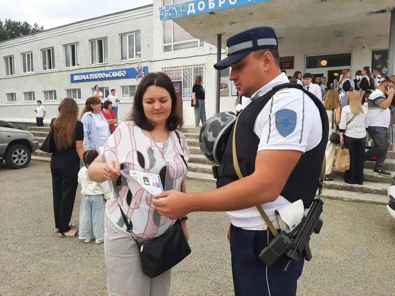 1 сентября прошла профилактическая акция «Снова в школу — безопасно!» совместно сотрудн...